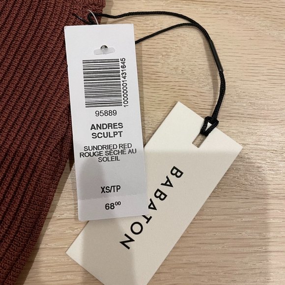 NEW NWT Aritzia Babaton Sculpt Knit Mini Skirt Sundried Red XS - Picture 4 of 4